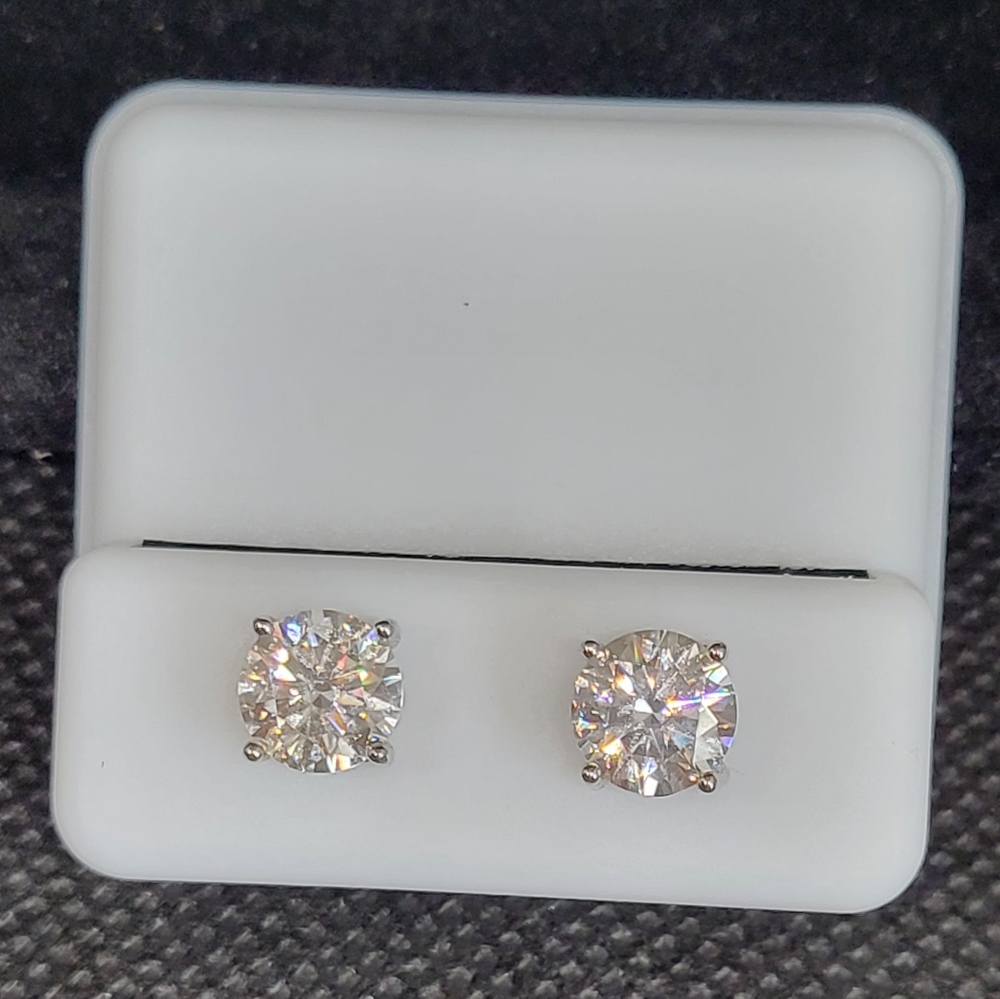 Dazzling 2.4ctw Sterling Silver Moissanite Stud Earrings - Picture 3 of 4